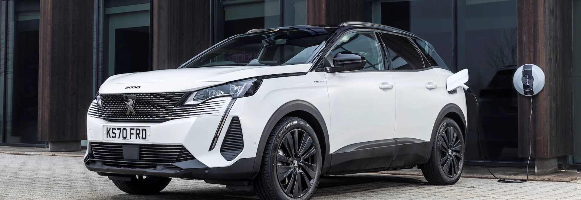 5 reasons why the Peugeot 3008 Hybrid should be on your SUV shortlist 
